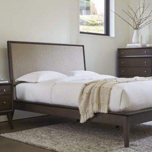 Crown Windsor Bed with Side Tables