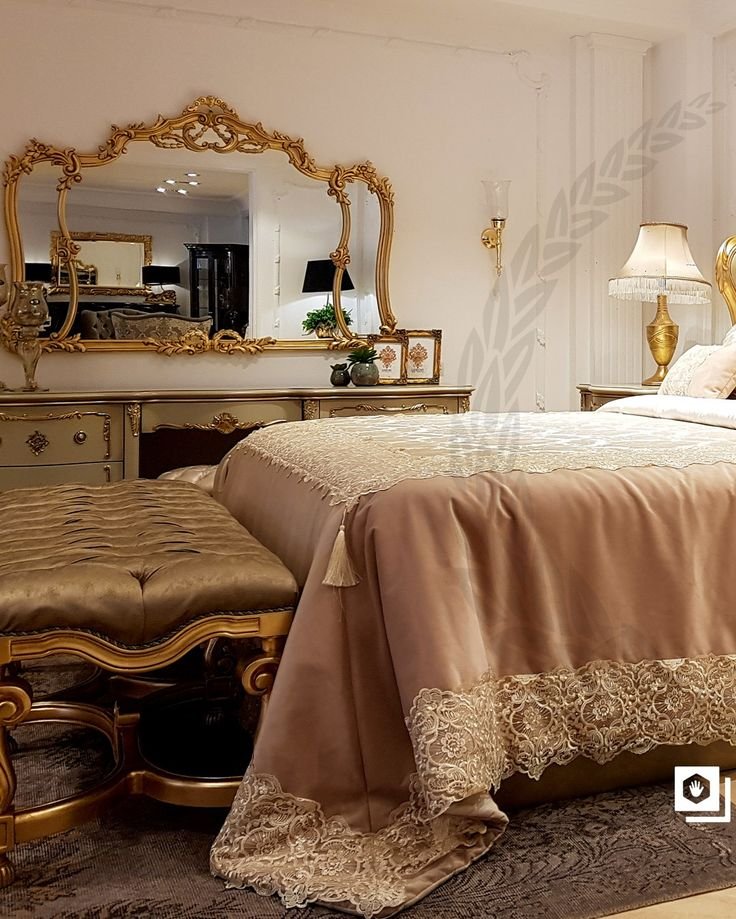 Crown Crescent Upholstered Bed Set - Image 6