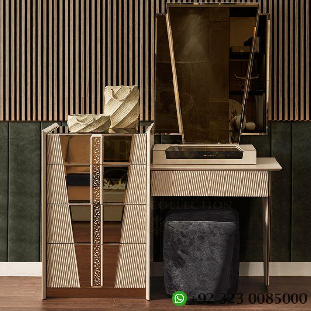 Crown Crescent Luxury Bedroom Set - Image 4